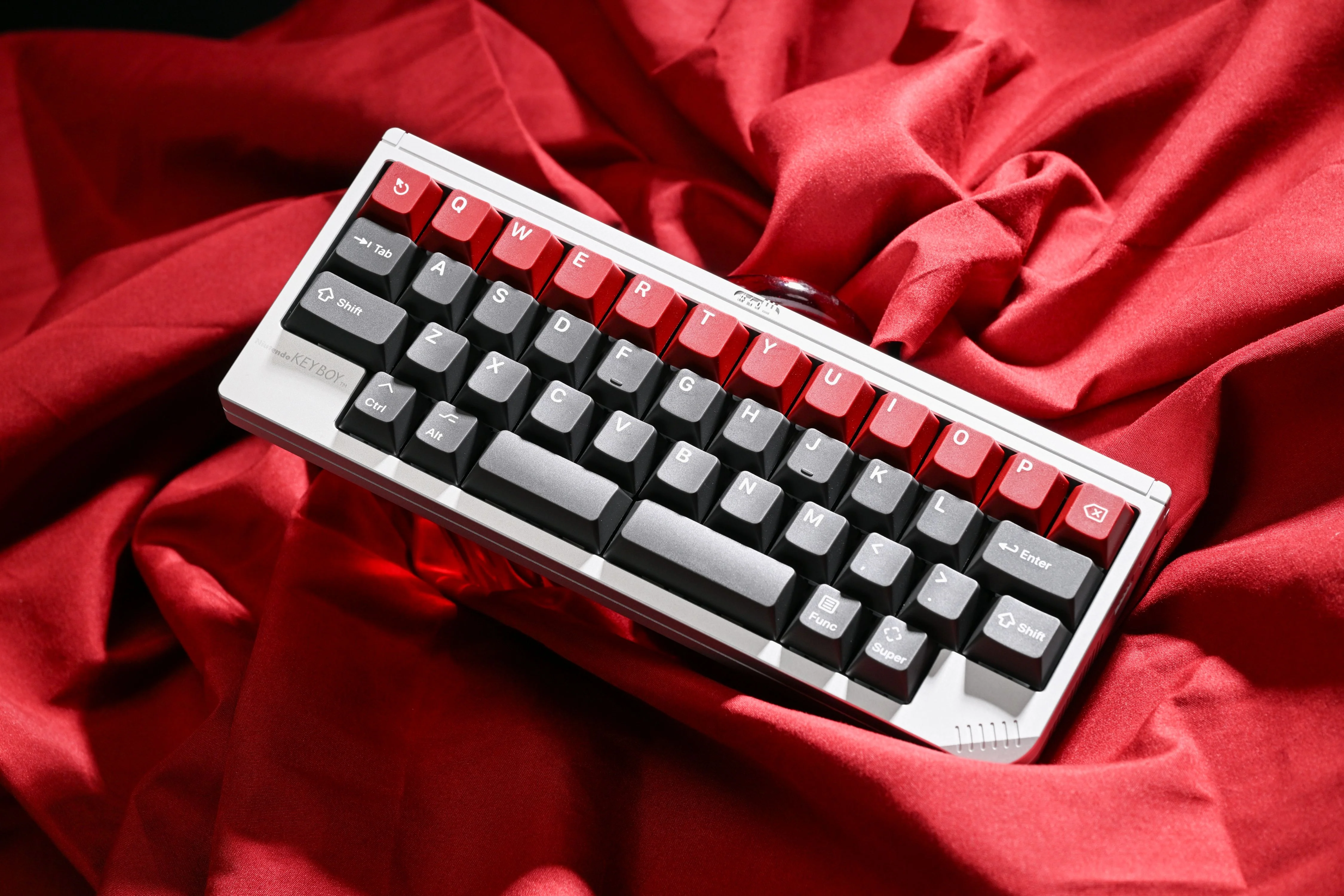 [In Stock] KAP Grey Alert PBT Double-Shot Keycap Set - Image 17