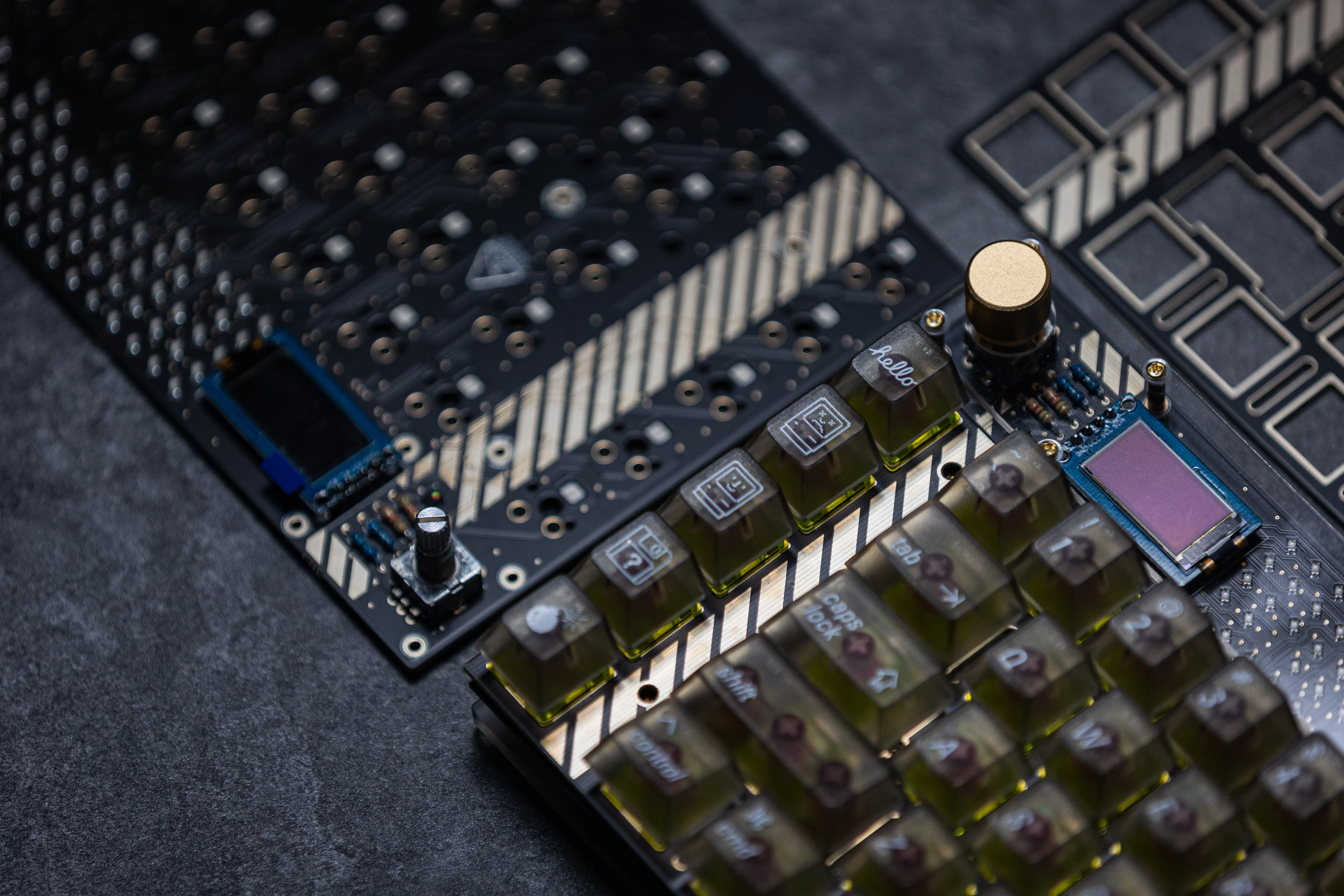 [In Stock] Lelelab Y2K 76 Hotswap Mechanical Keyboard Kit - Image 3
