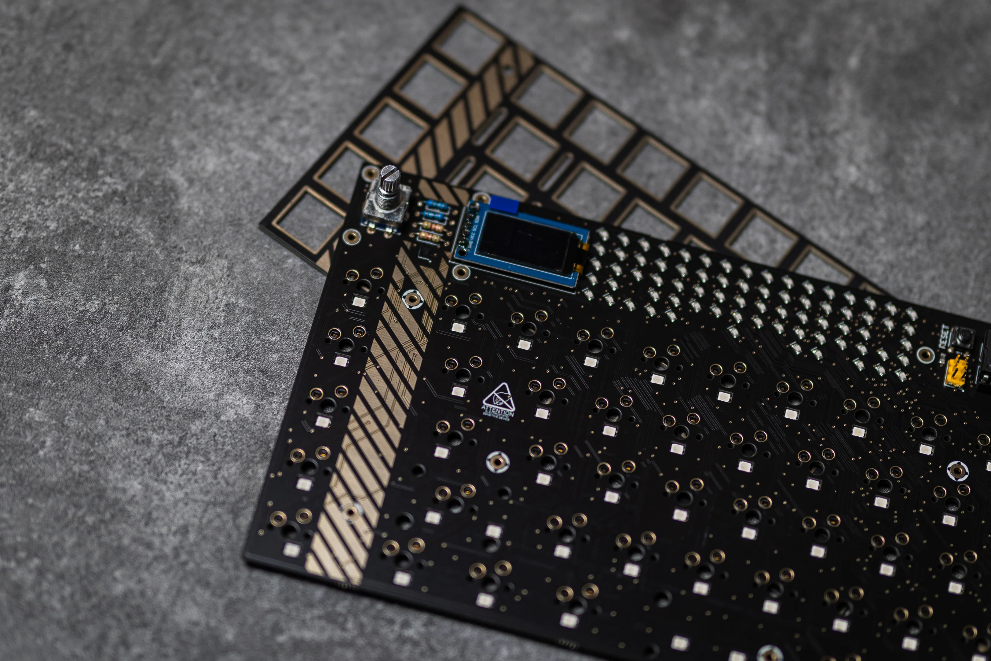 [In Stock] Lelelab Y2K 76 Hotswap Mechanical Keyboard Kit - Image 4